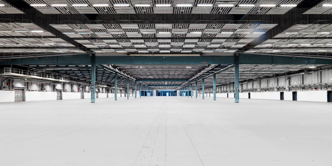 Hall-A-seen-from-AA.jpg Hall A på Stockholmsmässan. Den största hallen på hela anläggningen.