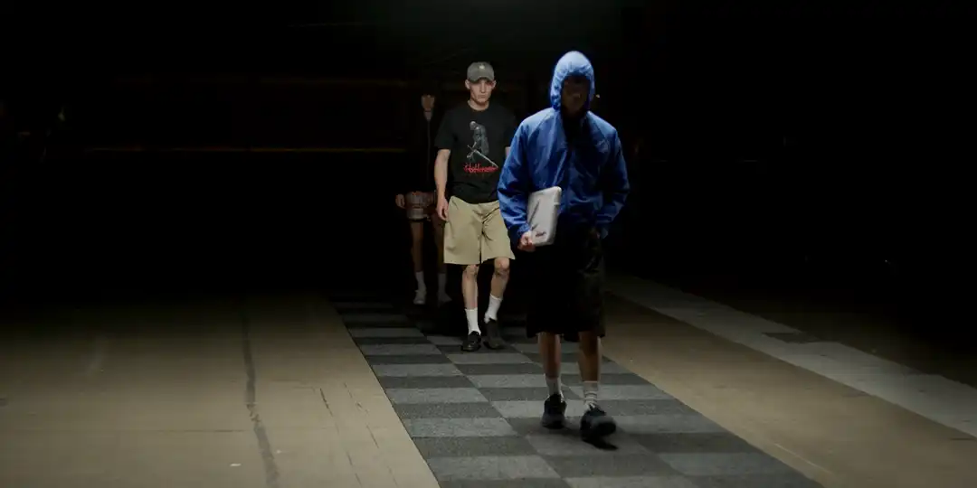 ostkust-customs-photography-stockholm-mass-catwalk-light-1080x540px Audience attending a health-focused keynote during Folktandvården’s kick-off on the main stage in Victoria Hall at Stockholmsmässan